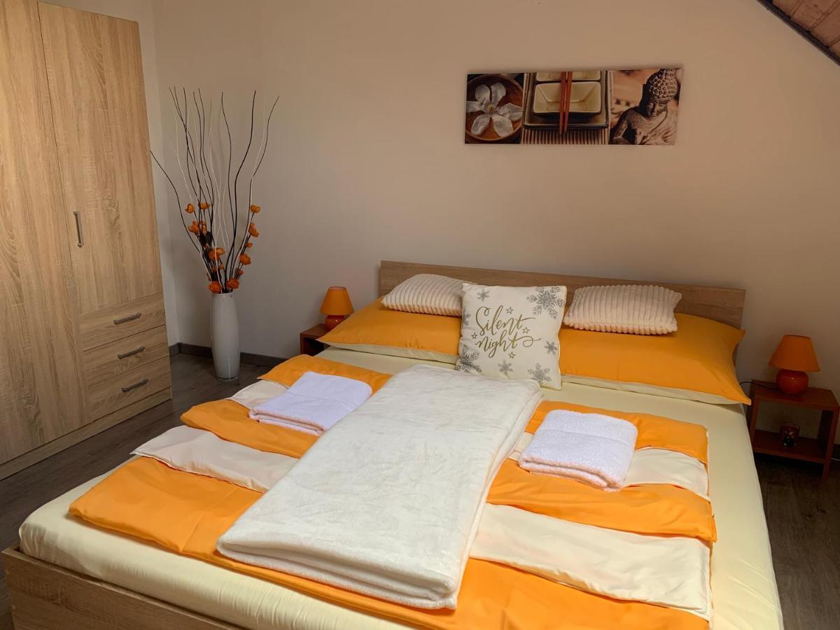 Nagcsalados Rozsa Apartman バラトンレッレ エクステリア 写真