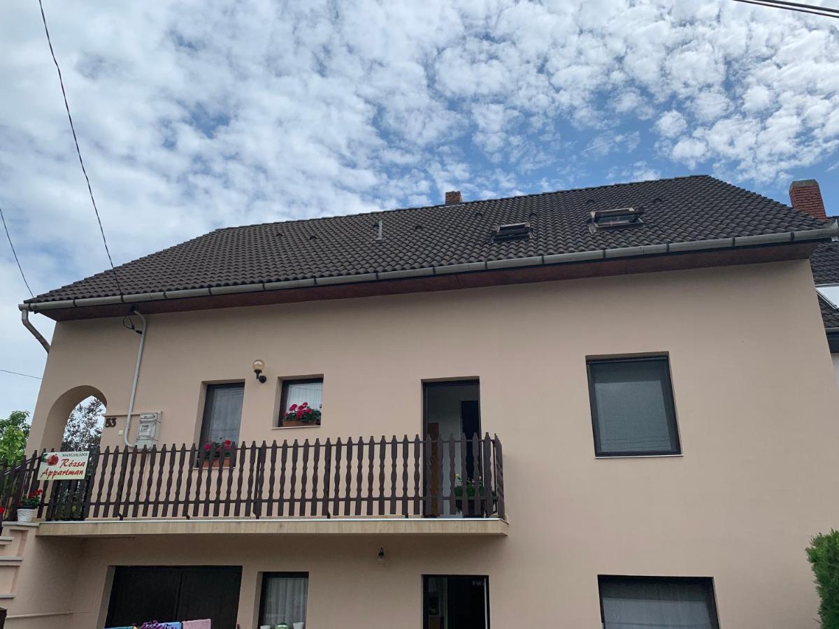 Nagcsalados Rozsa Apartman バラトンレッレ エクステリア 写真