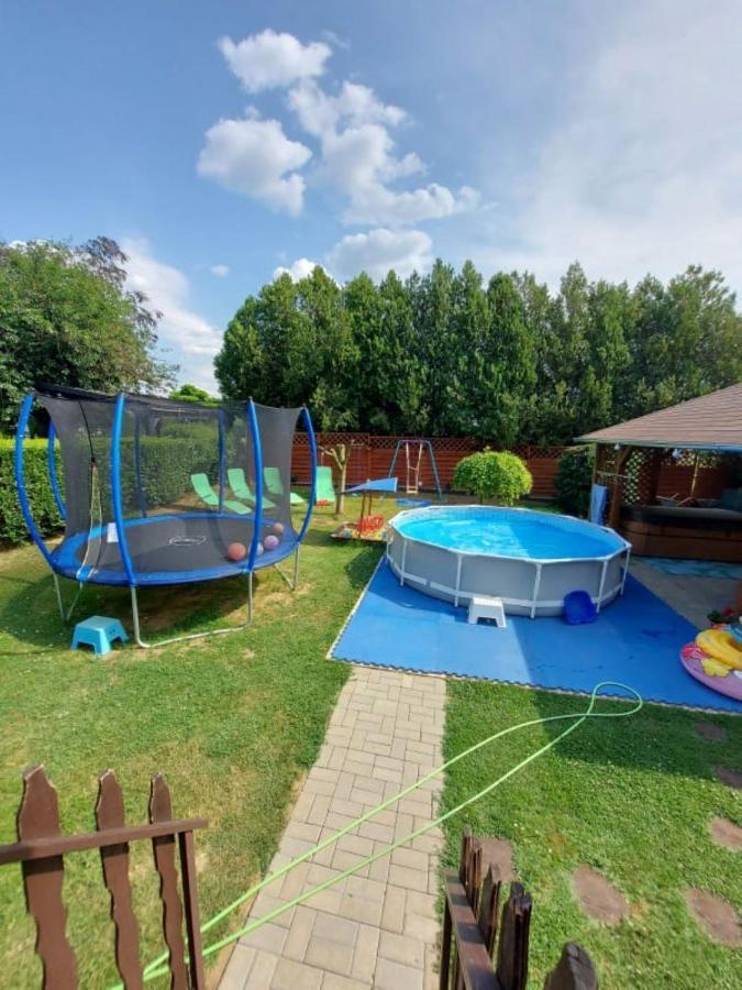 Nagcsalados Rozsa Apartman バラトンレッレ エクステリア 写真
