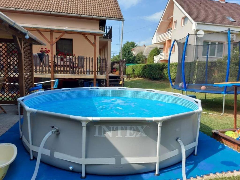 Nagcsalados Rozsa Apartman バラトンレッレ エクステリア 写真