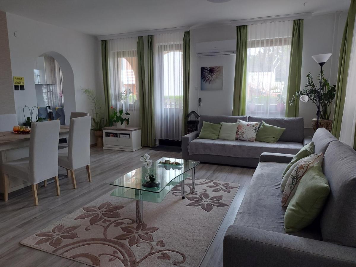 Nagcsalados Rozsa Apartman バラトンレッレ エクステリア 写真