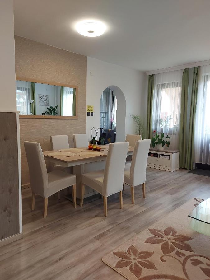 Nagcsalados Rozsa Apartman バラトンレッレ エクステリア 写真