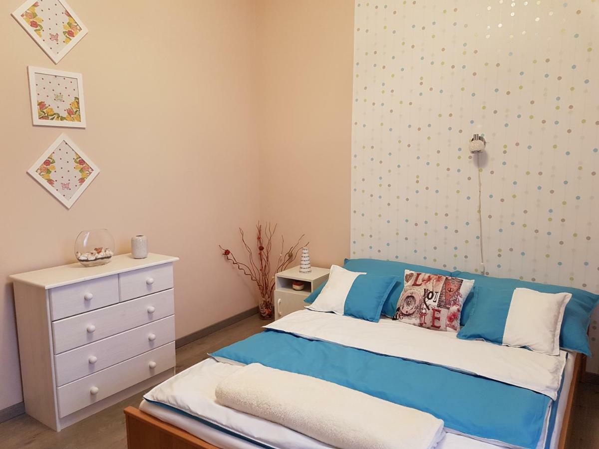 Nagcsalados Rozsa Apartman バラトンレッレ エクステリア 写真